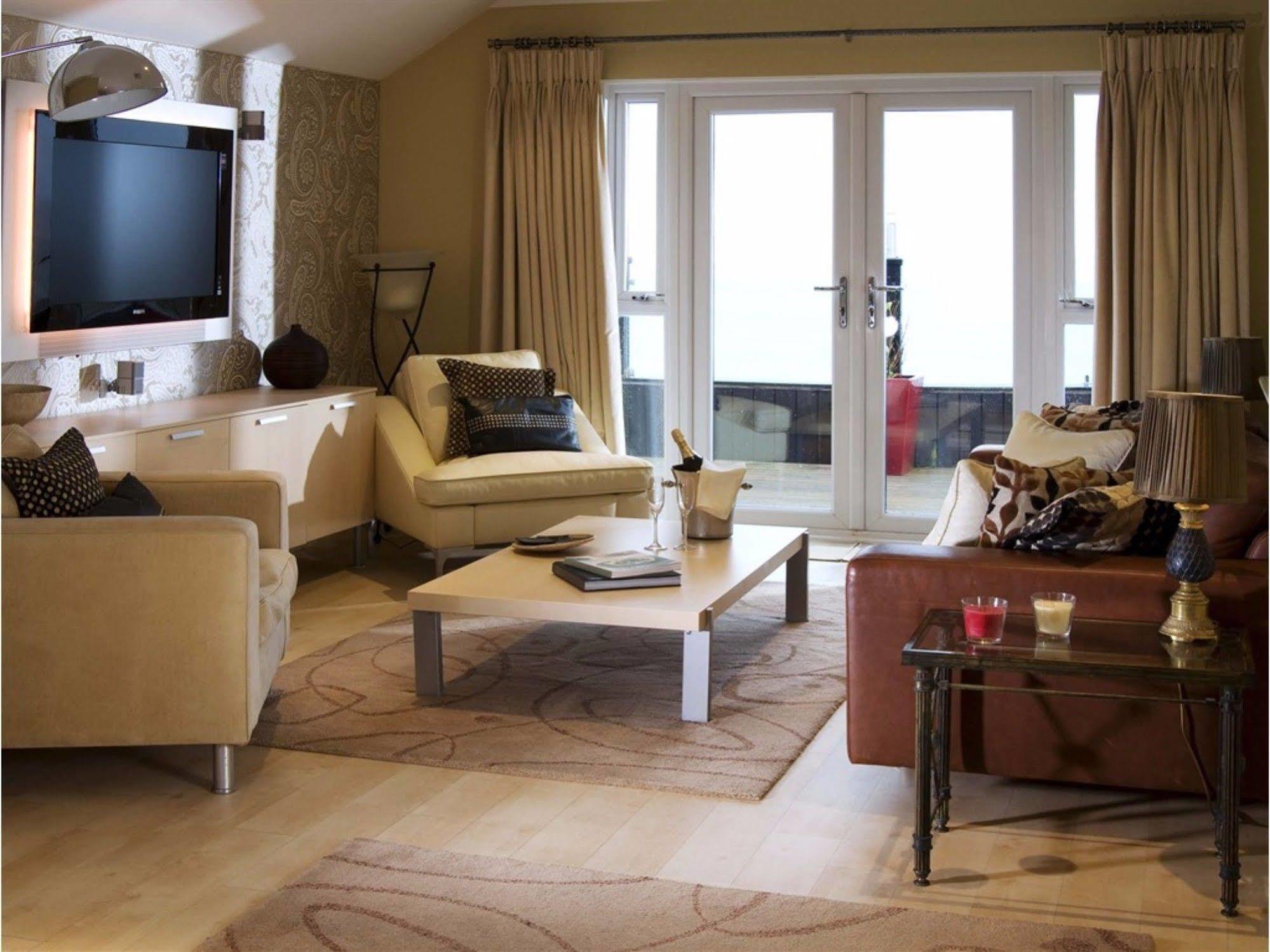 Pebble Beach Seaview Restaurant & Rooms New Milton Exterior photo